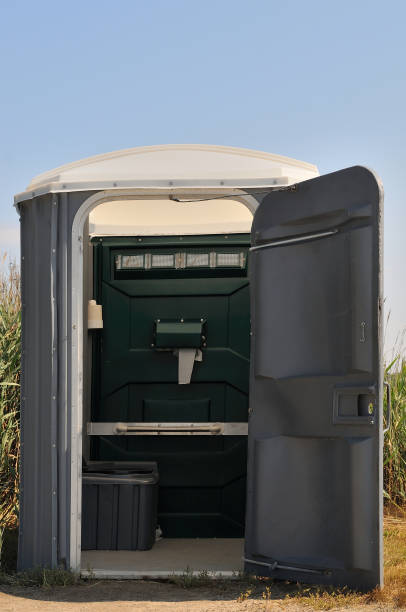 Best Porta potty delivery and setup  in Bridgeton, MO